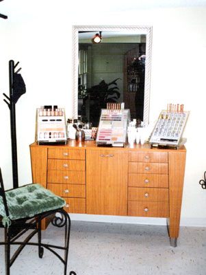 Make-up Station1